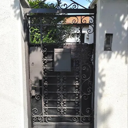 Apartament Magenta Garden
